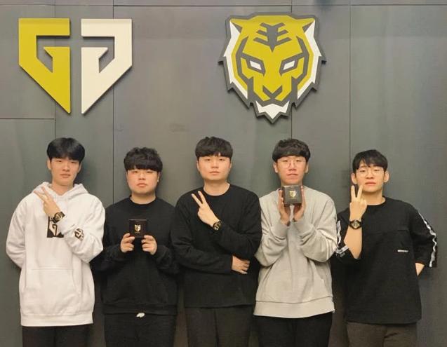 中超某场争 中超某场争